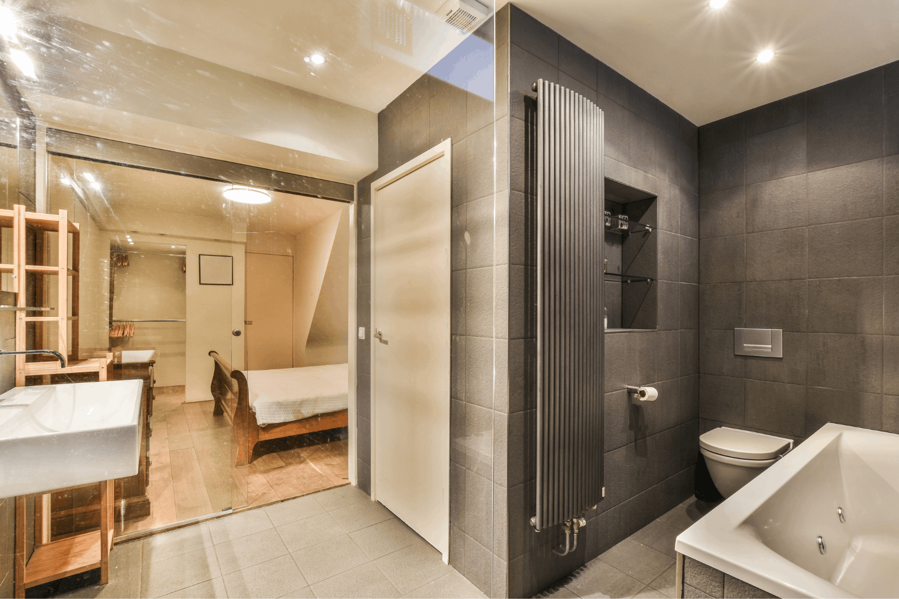 En-Suite Bedroom-Bathroom Flow